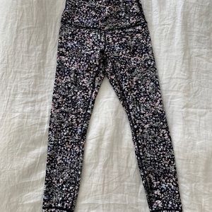 Barre3 x Lululemon Floral Spritz Wunder Unders
